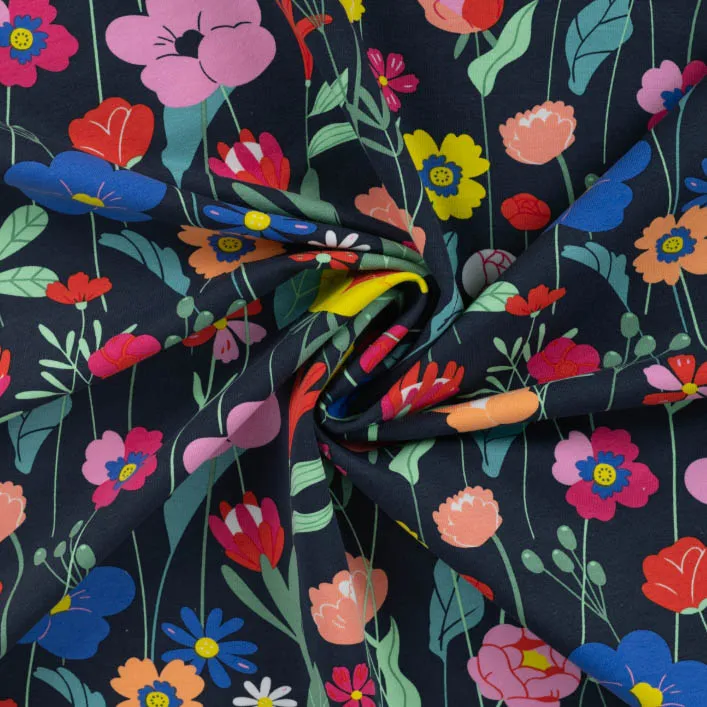 French terry zwart met bloemen - Qjutie & the Qjutest